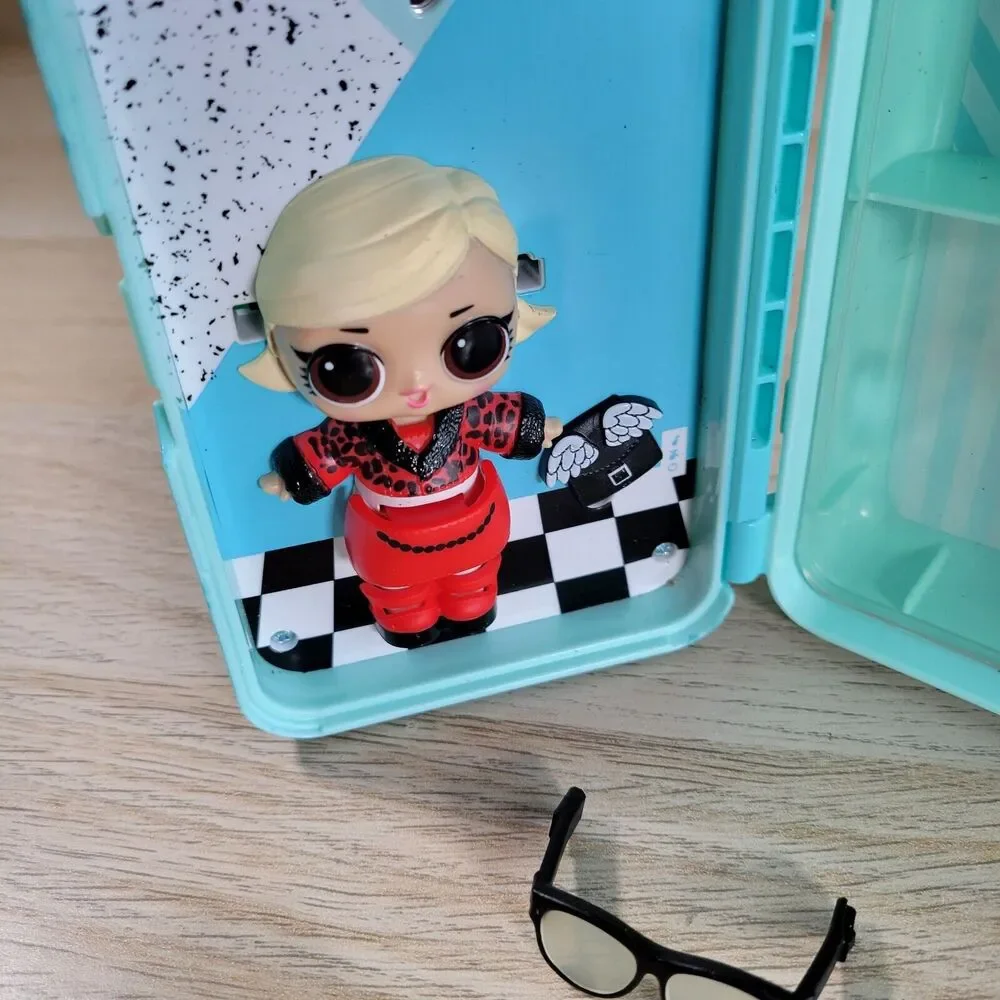 LOL Surprise Doll Rolling Suitcase Interactive Play Outfits Shoes Glasses Sound